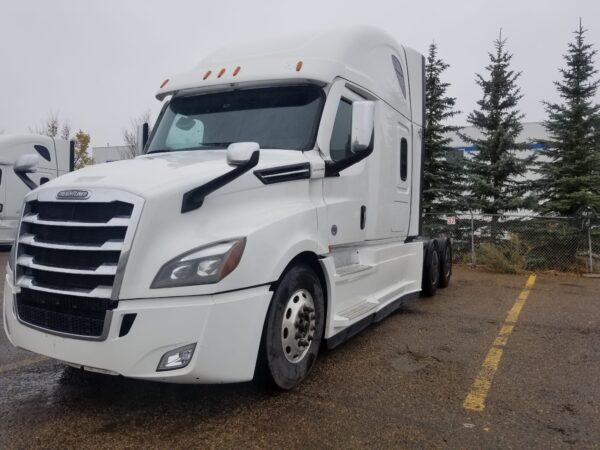 2022 Freightliner Cascadia - Image 2